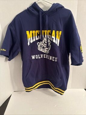 Mitchell & Ness University of Michigan Short Sleeve Hoodie Mens Size Small NWT